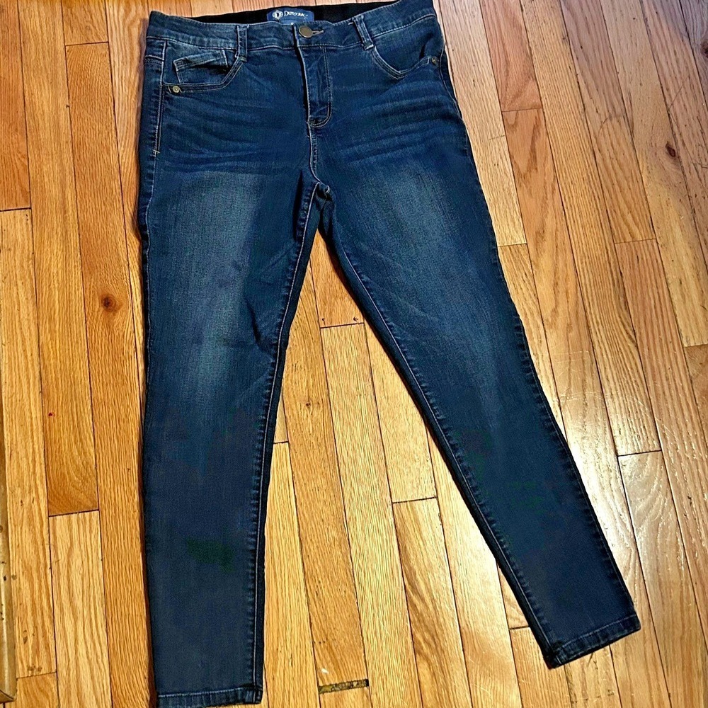 Democracy Medium Wash Denim Skinny Jeams Soze 8 T42-6